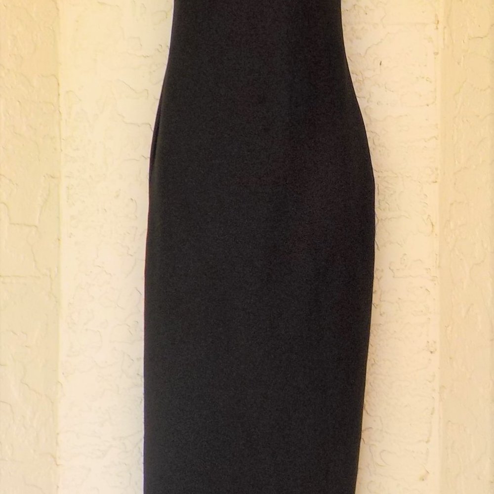 Black Sleeveless Floor Length Dress